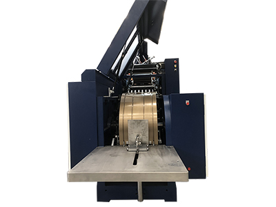 Máquina para fabricação de sacos de papel kraft com alimentação por rolo, corte em J, alças torcidas/planas e dobra superior